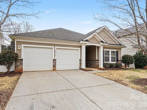 10926 Kinnairds Street, Charlotte, NC 28278