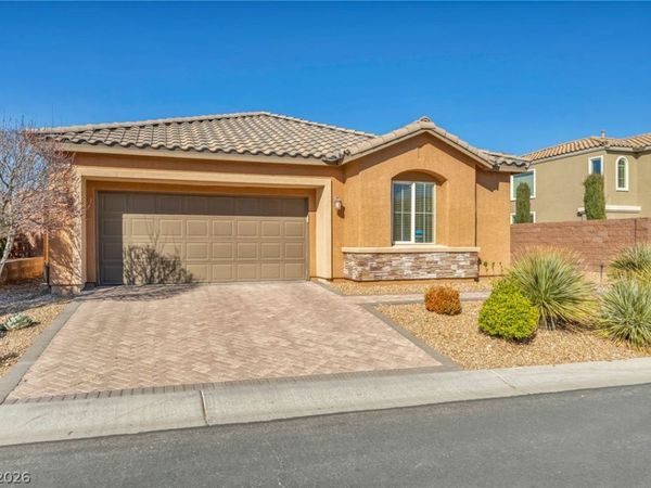 9076 Bridal Creek Avenue , Las Vegas, NV 89178