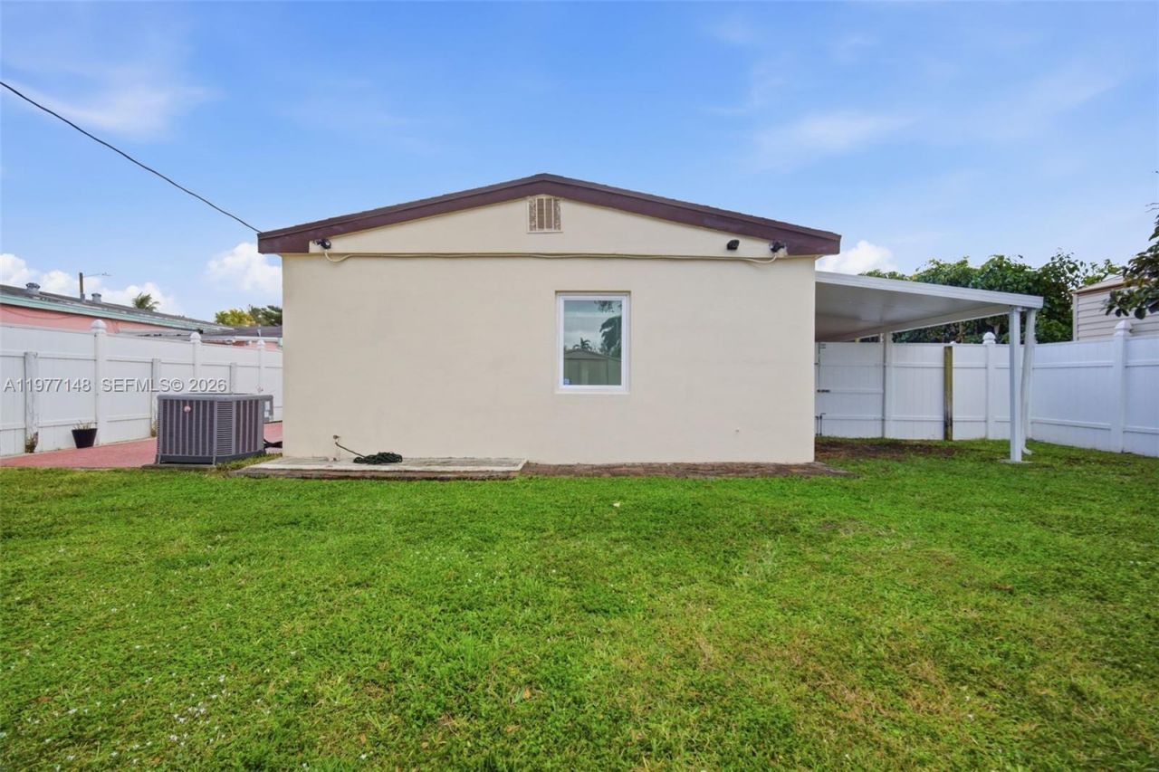 1455 NE 180th St , North Miami Beach, FL 33162 Photo