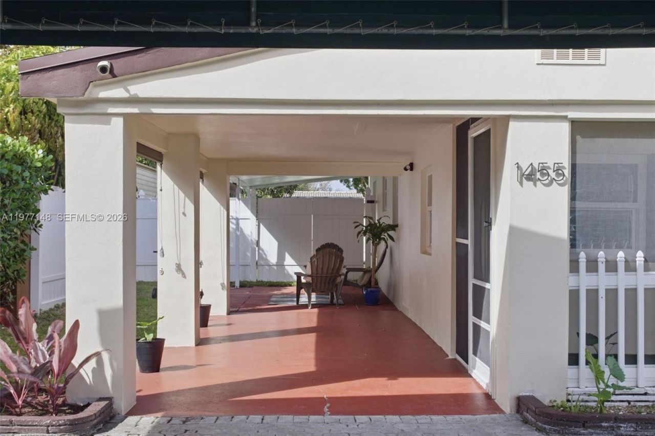 1455 NE 180th St , North Miami Beach, FL 33162 Photo