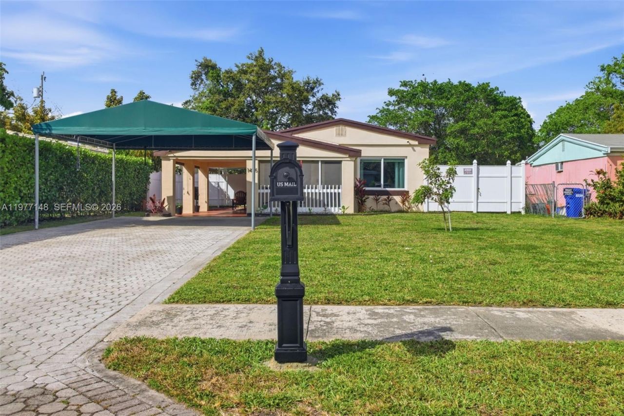 1455 NE 180th St , North Miami Beach, FL 33162 Photo