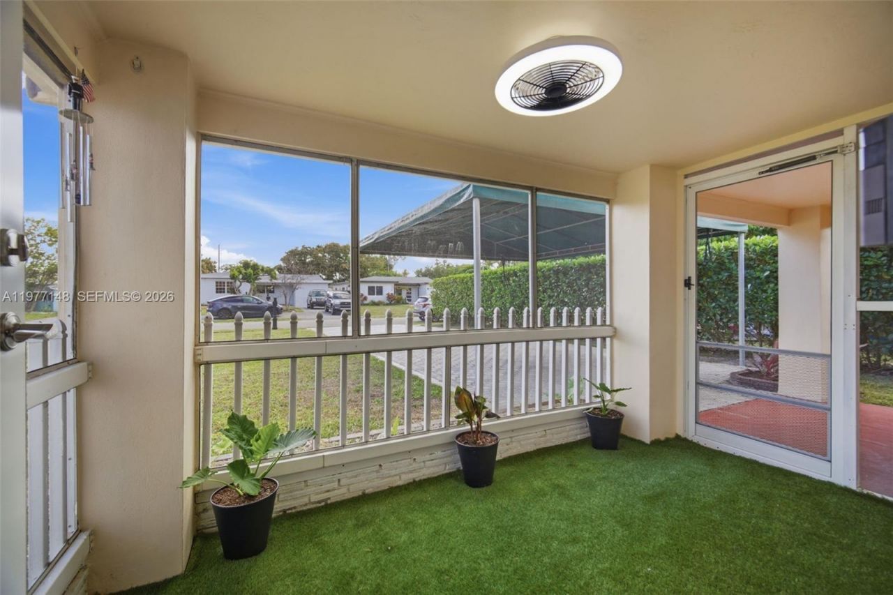 1455 NE 180th St , North Miami Beach, FL 33162 Photo