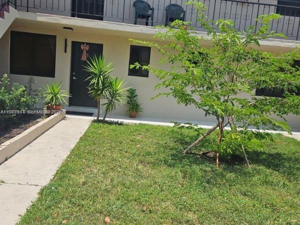 1434 NW 2nd St , Unit 8, Miami, FL 33125