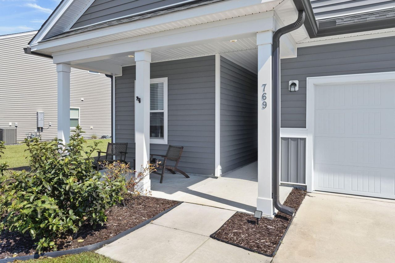 769 Sienna Way Photo 4