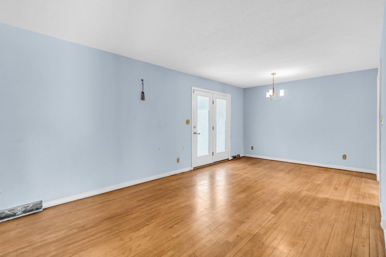 14 Huguenot Avenue Photo 10