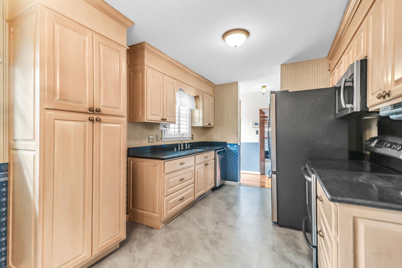 14 Huguenot Avenue Photo 16