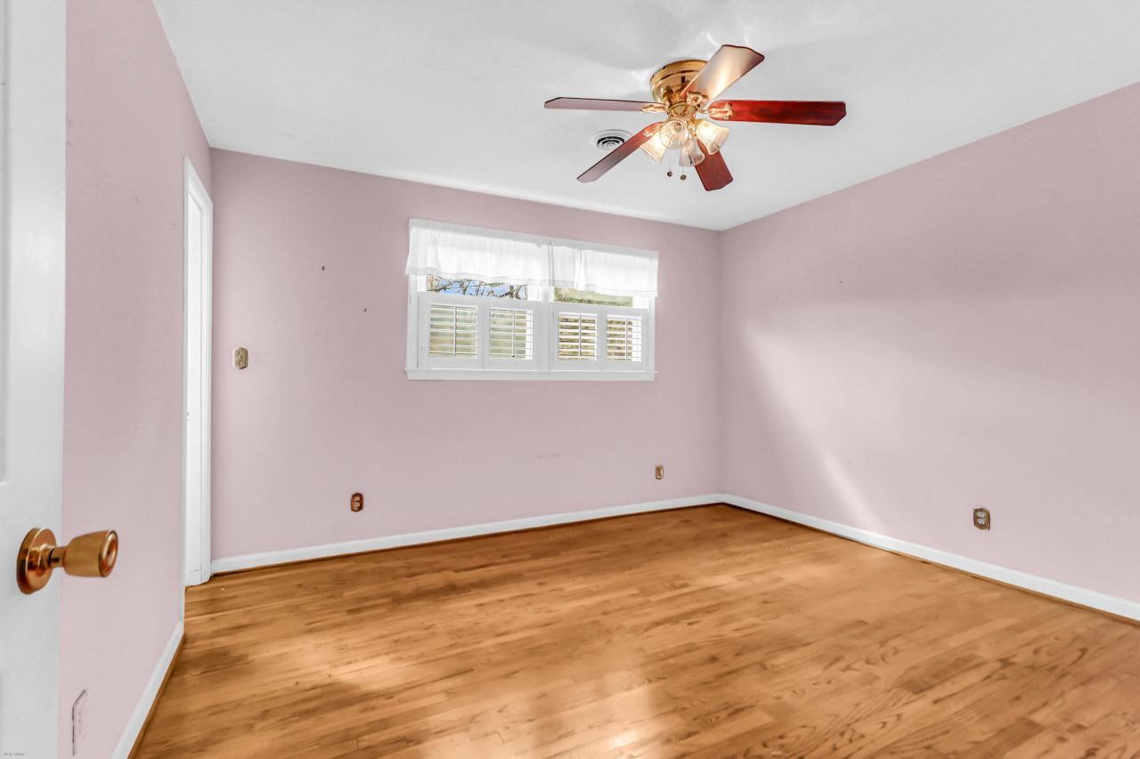 14 Huguenot Avenue Photo 29