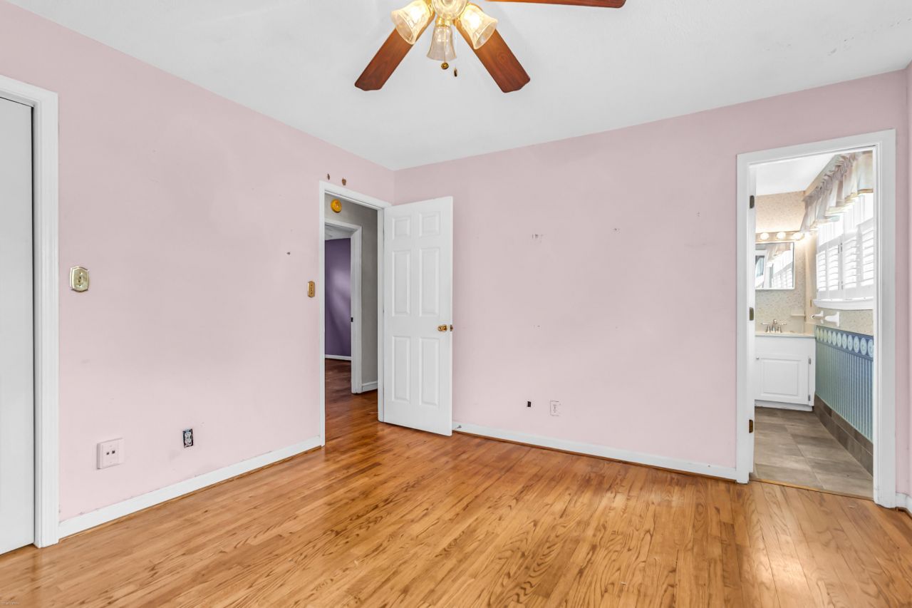 14 Huguenot Avenue Photo 30