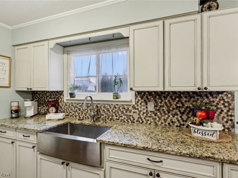 140 Parkhall Drive, Painesville Township, OH 44077 Photo 20