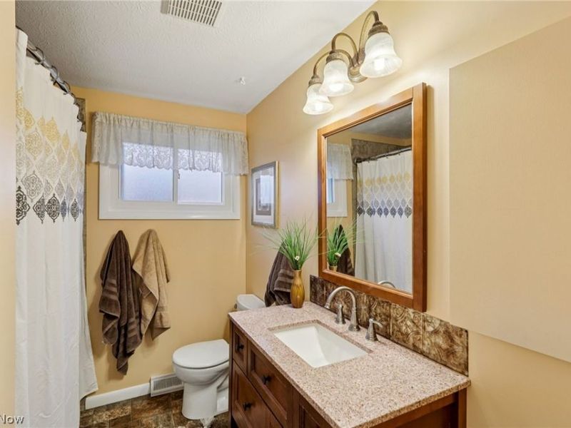 140 Parkhall Drive, Painesville Township, OH 44077 Photo 34