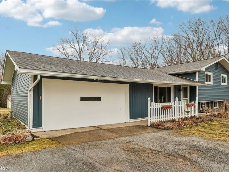 140 Parkhall Drive, Painesville Township, OH 44077 Photo 6