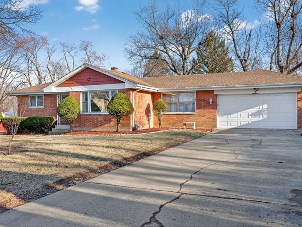 641 Mckinley Avenue, Mundelein, IL 60060