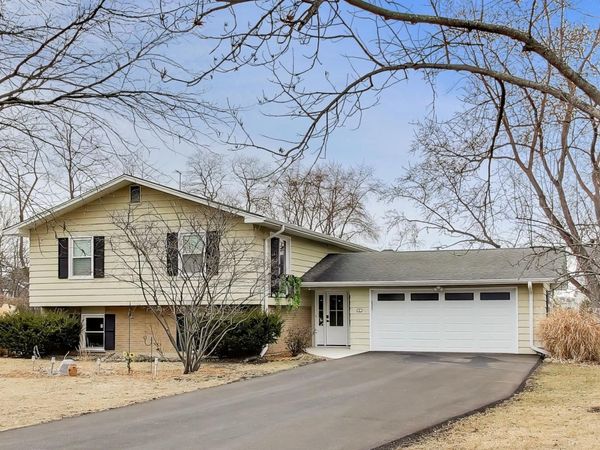 3S700 Delles Road, Naperville, IL 60563