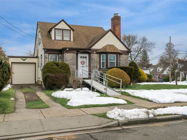 1503 Paul Street , Baldwin, NY 11510