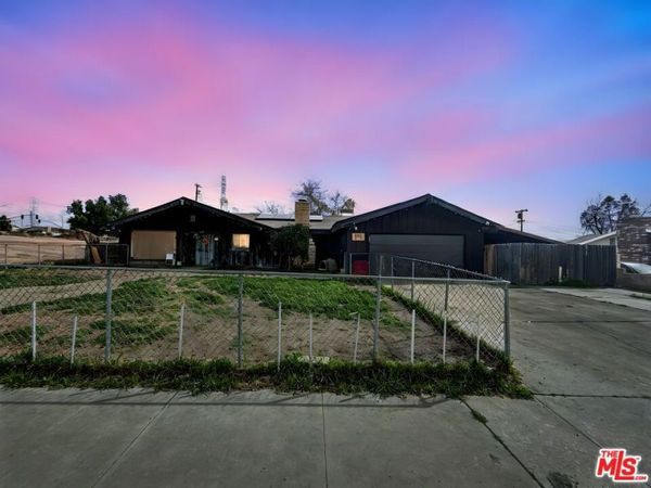 1129 Greenwood Drive , Bakersfield, CA 93306
