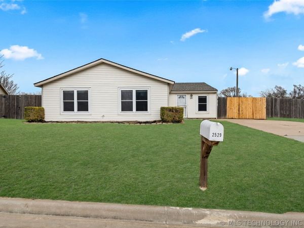 2529 E 34th Street North , Tulsa, OK 74110