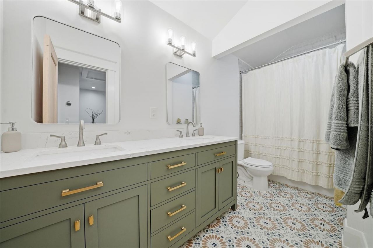 344 W Rio Vista Court, Tampa, FL 33604 Photo