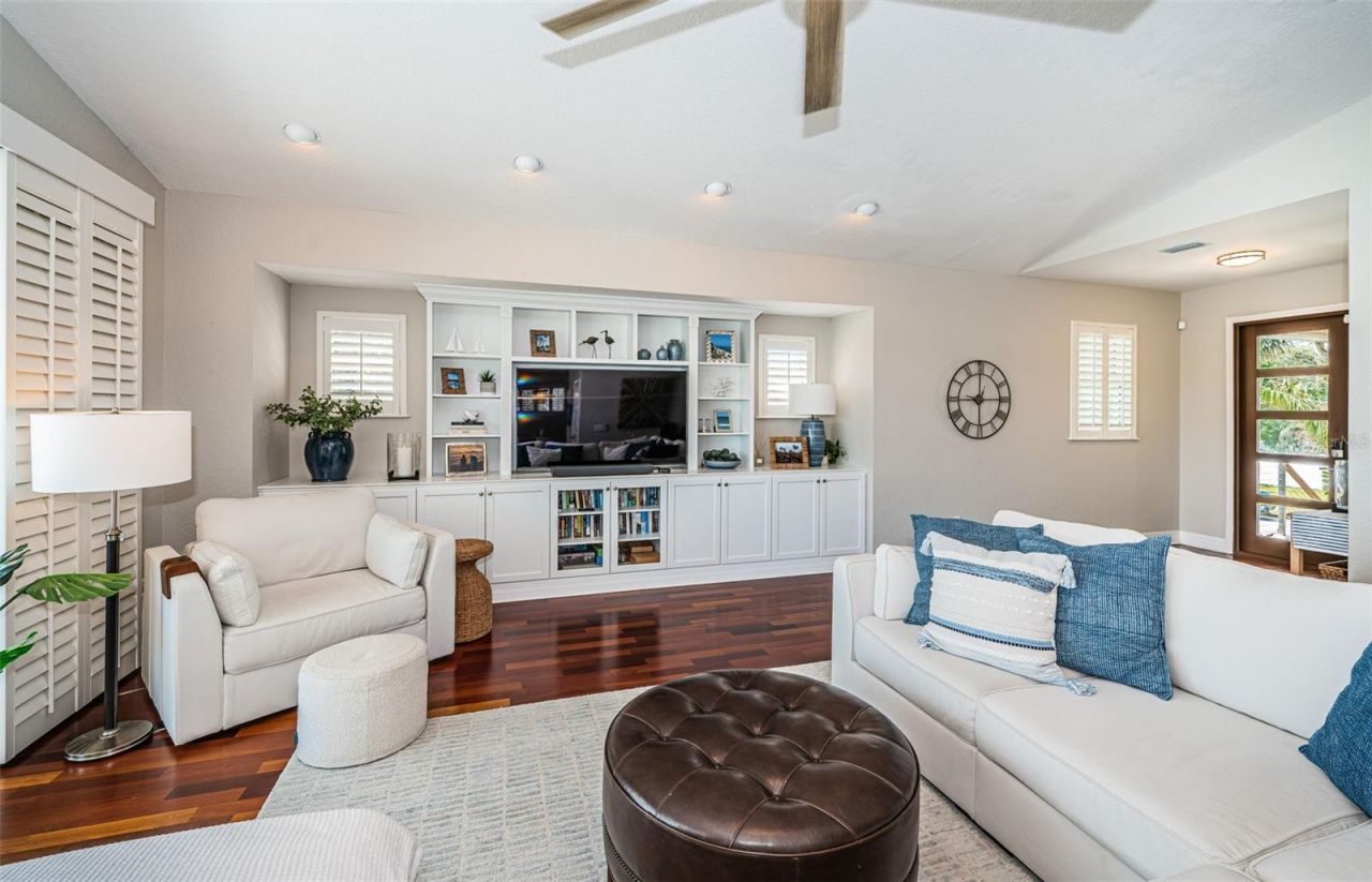 709 Harbor Drive, Belleair Beach, FL 33786 Photo