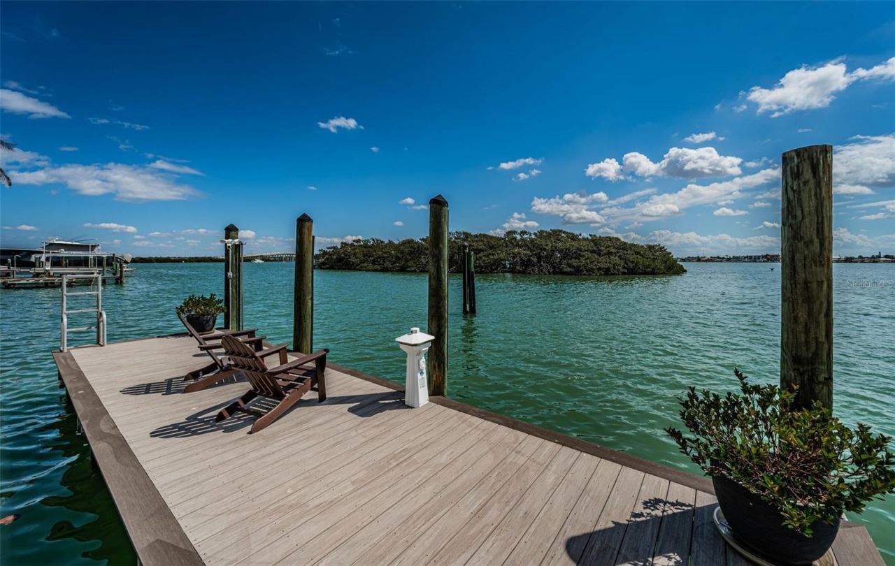 709 Harbor Drive, Belleair Beach, FL 33786 Photo