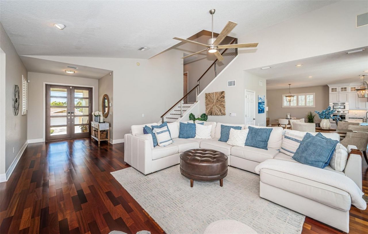 709 Harbor Drive, Belleair Beach, FL 33786 Photo