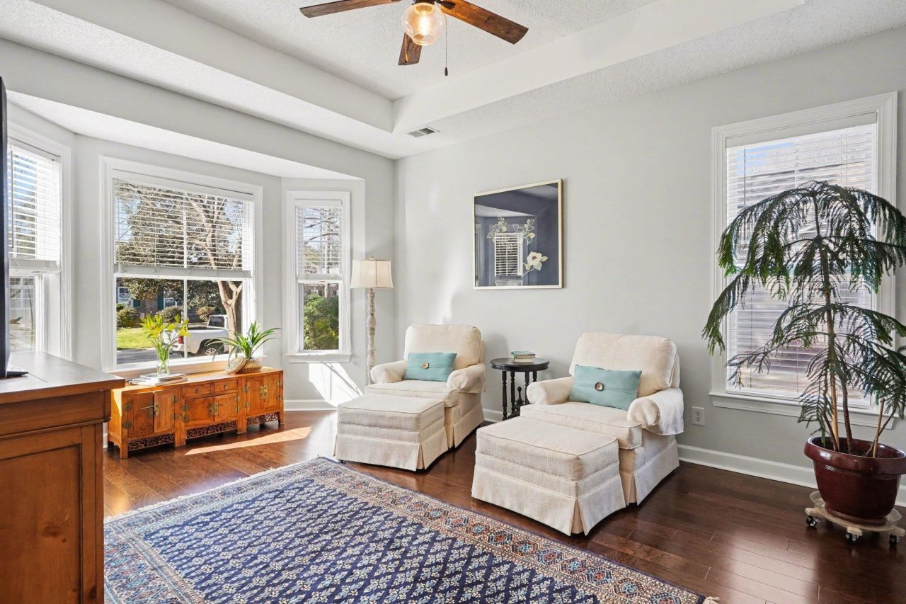 728 Camden Circle Photo 10