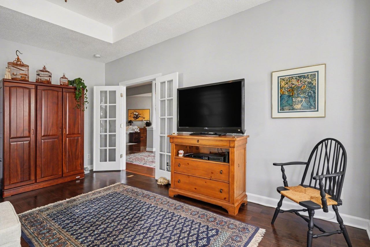 728 Camden Circle Photo 11