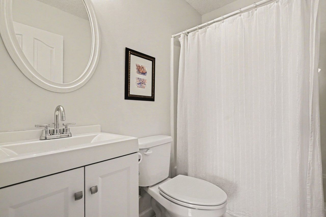 728 Camden Circle Photo 12