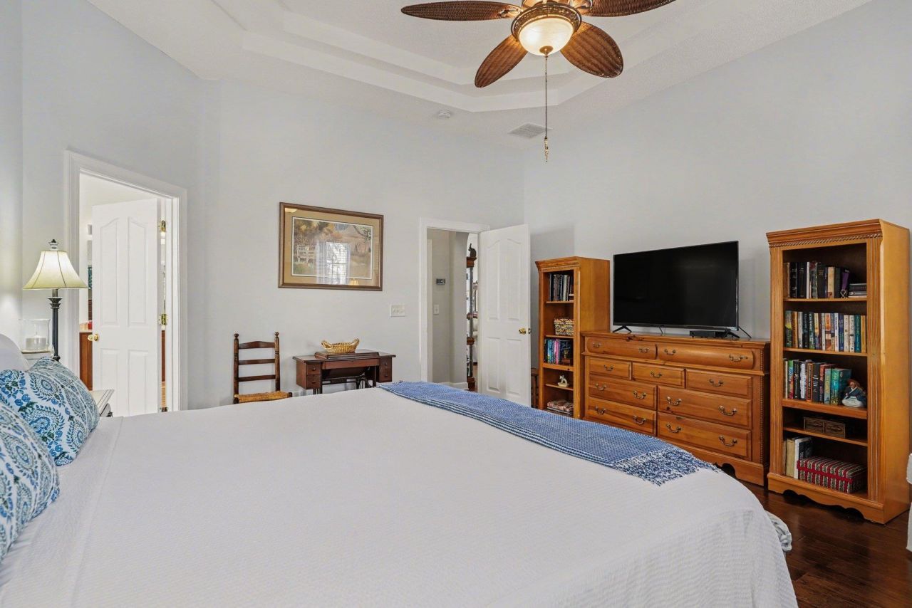 728 Camden Circle Photo 13