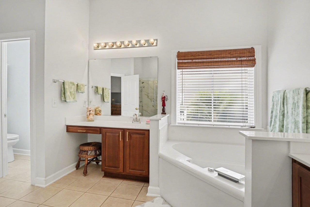 728 Camden Circle Photo 16