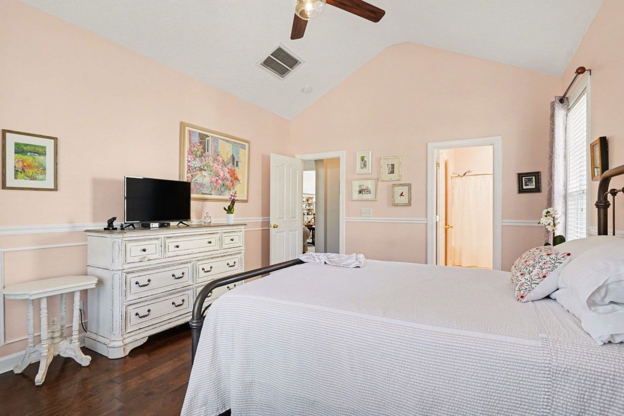 728 Camden Circle Photo 22