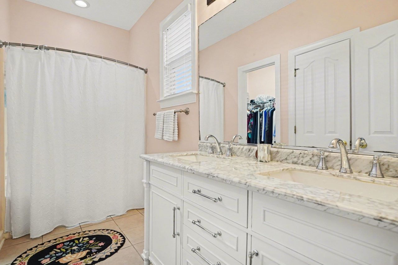 728 Camden Circle Photo 24