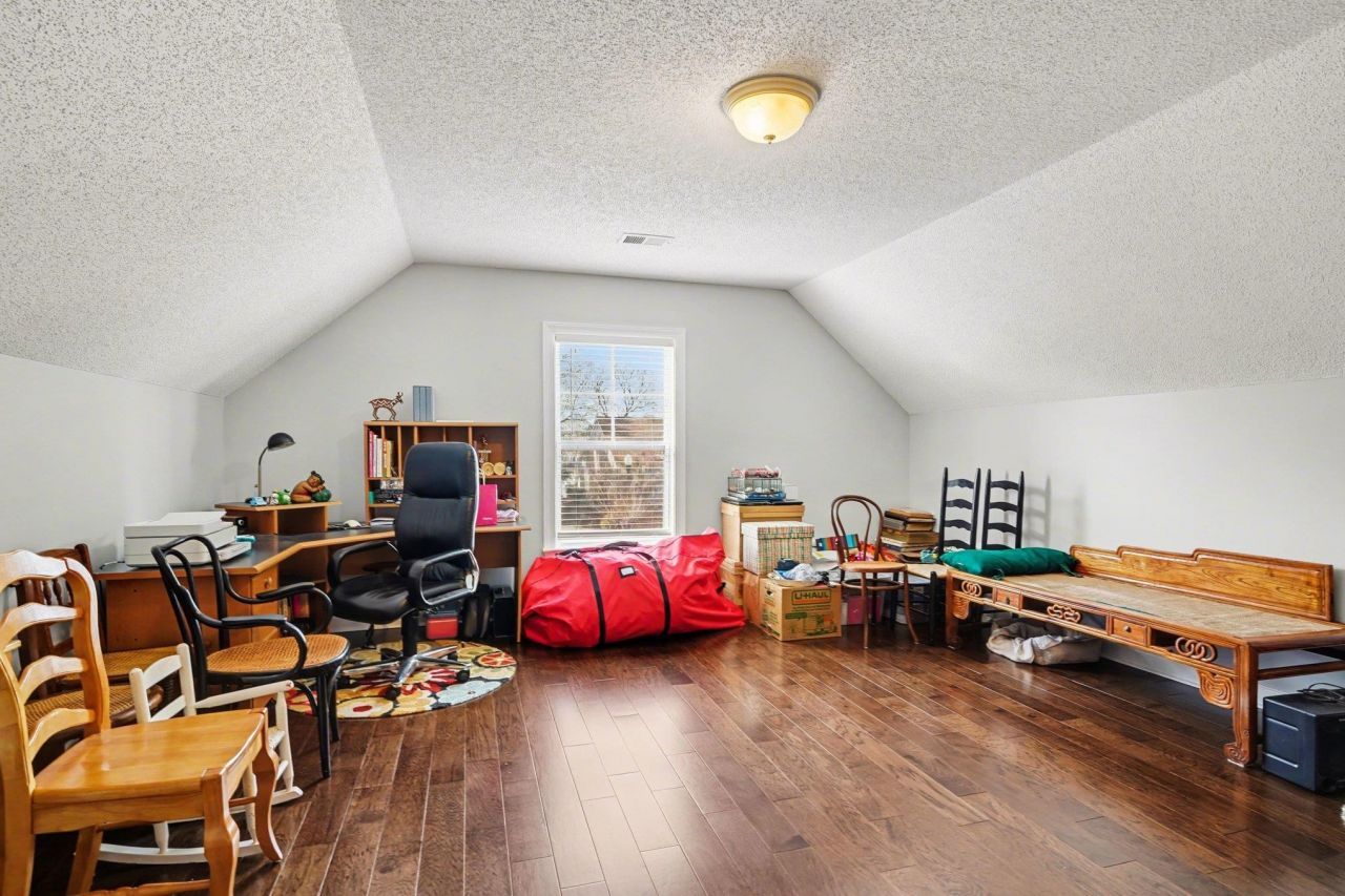 728 Camden Circle Photo 25