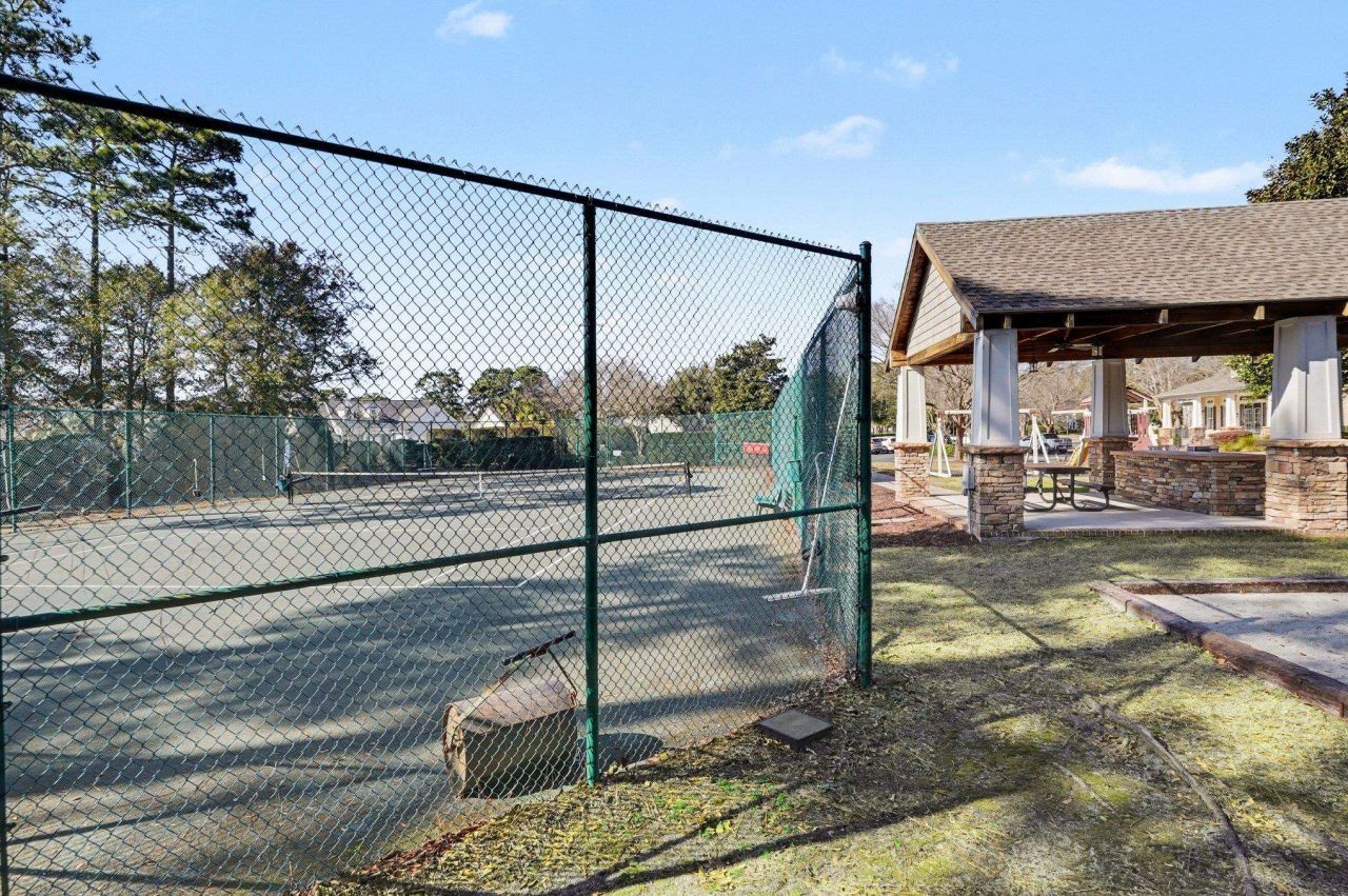 728 Camden Circle Photo 34