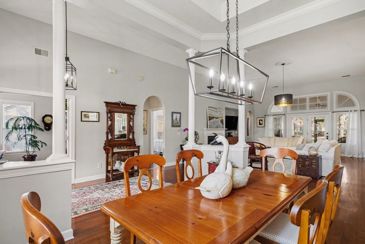 728 Camden Circle Photo 5