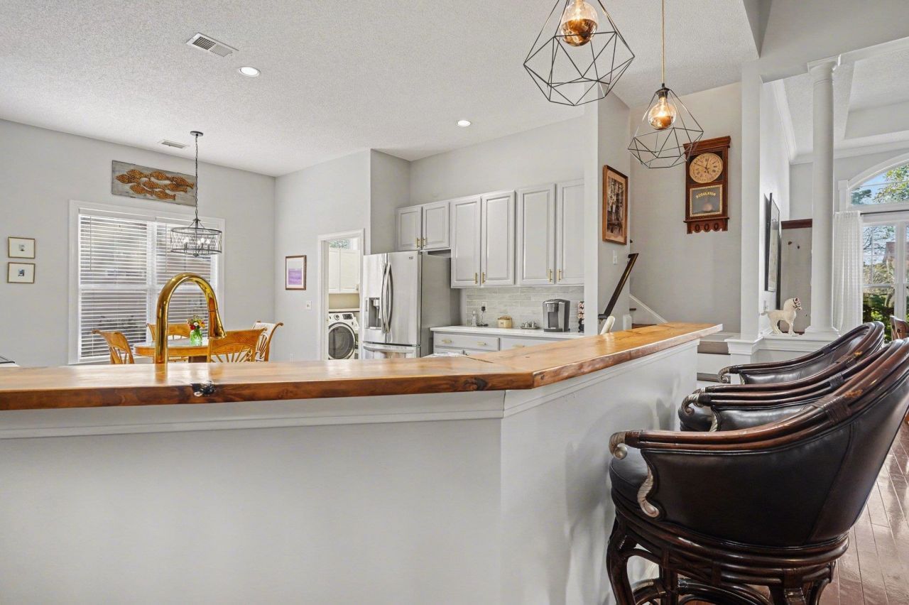 728 Camden Circle Photo 8