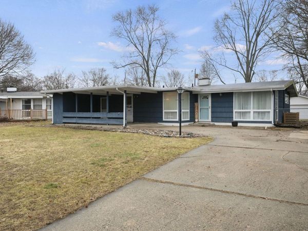 3239 Essex Drive, South Bend, IN 46615