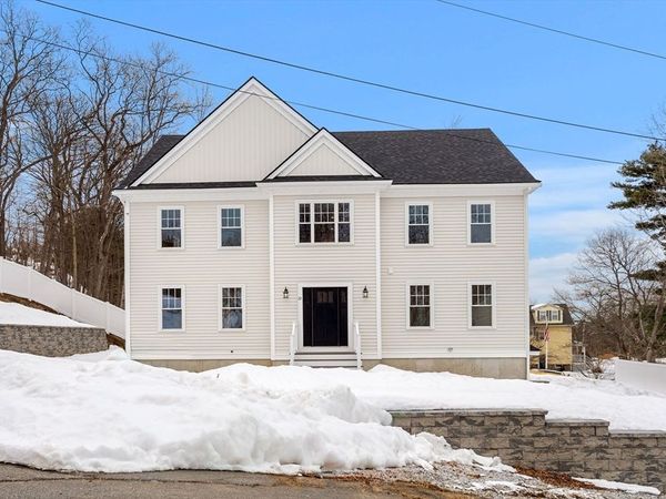 2 Rhuey Pass, Burlington, MA 01803