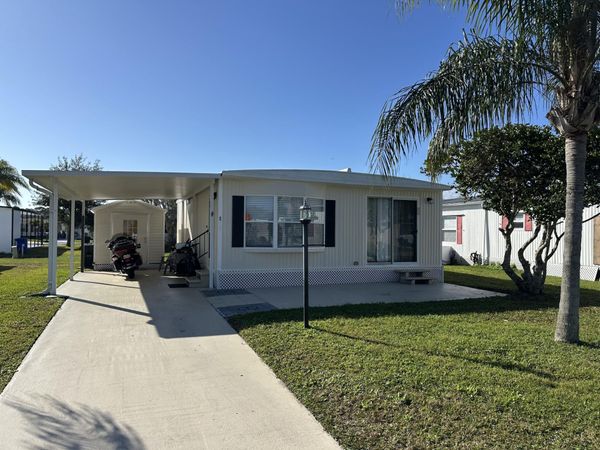 5 Universidad Lane, Port St. Lucie, FL 34952