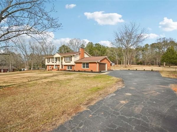1041 Cooper Lane, Rutledge, GA 30663