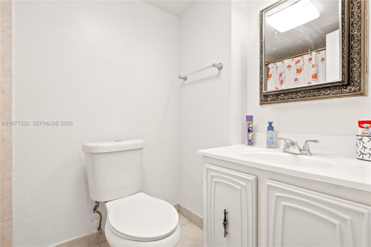 1000 Parkview Dr, Unit 222, Hallandale Beach, FL 33009 Photo