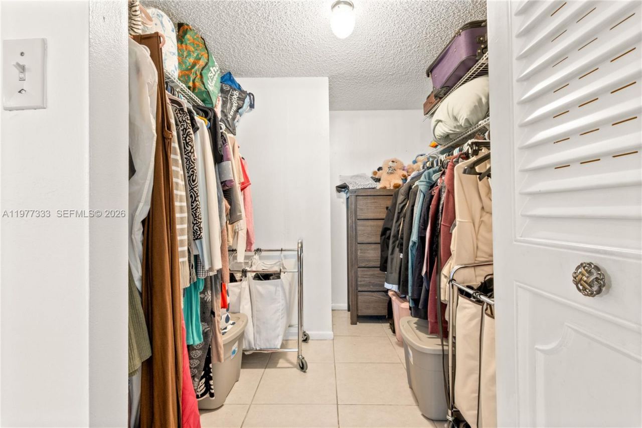 1000 Parkview Dr, Unit 222, Hallandale Beach, FL 33009 Photo