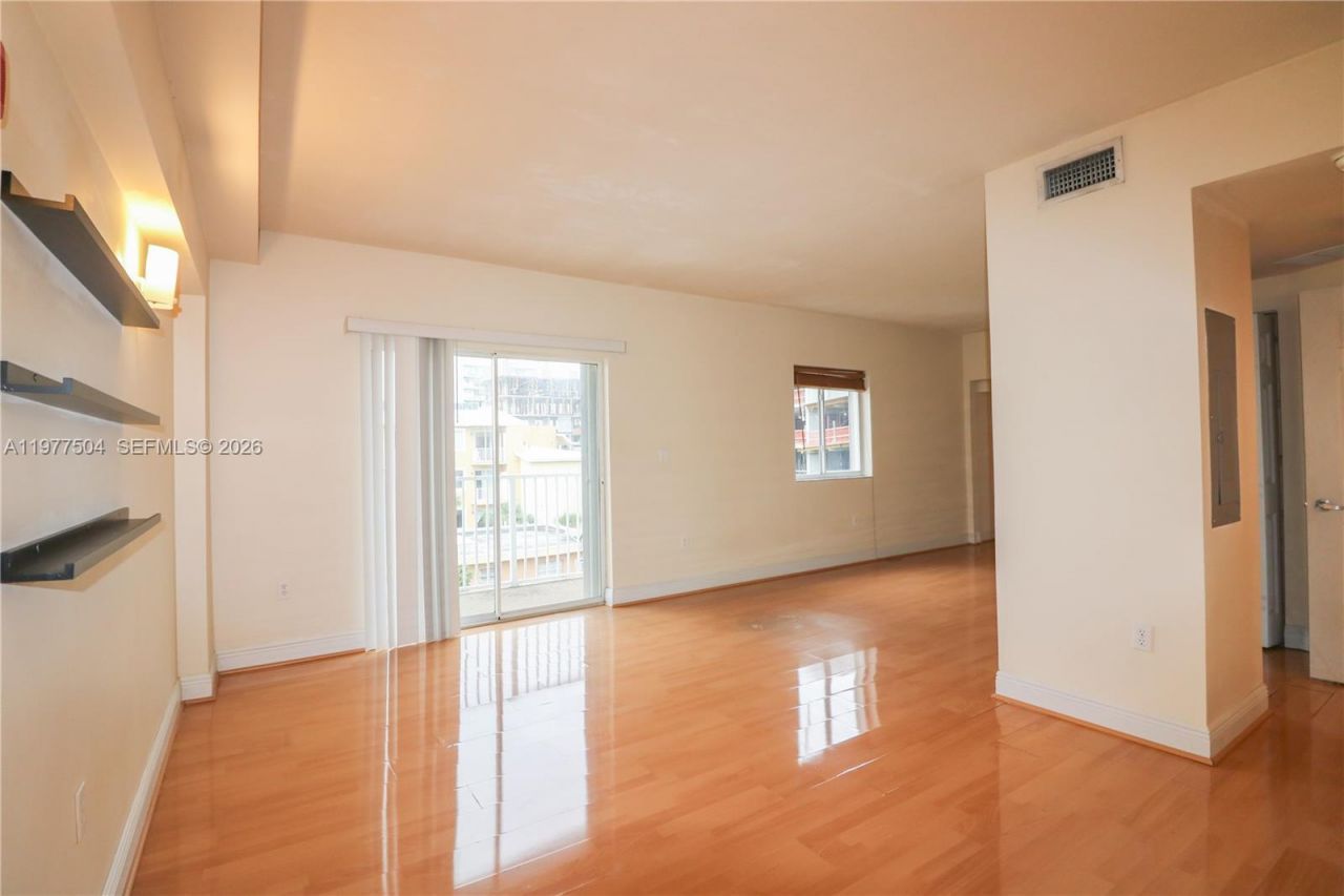 134 SW 7th Ave , Unit 403, Miami, FL 33130 Photo