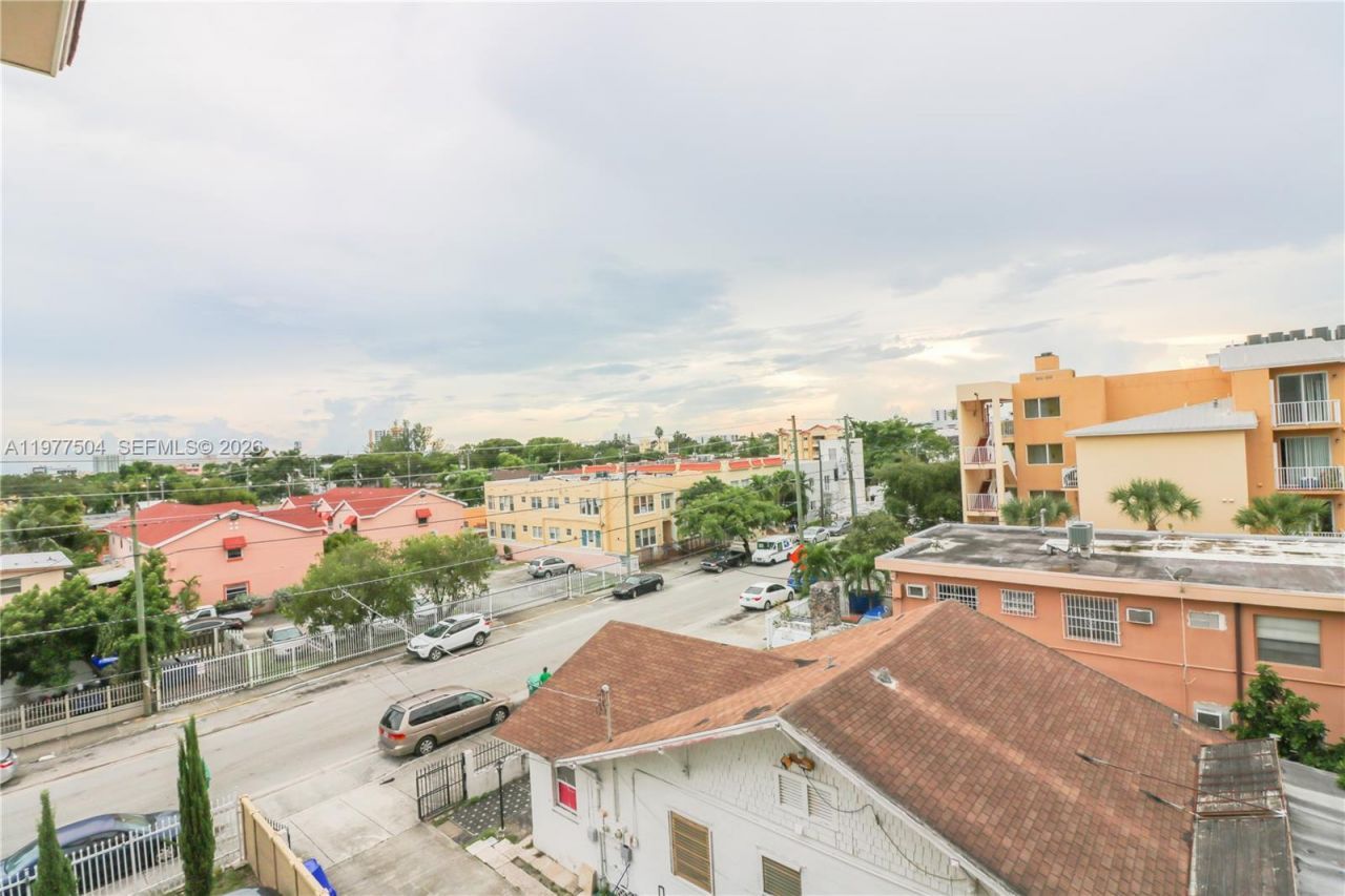 134 SW 7th Ave , Unit 403, Miami, FL 33130 Photo