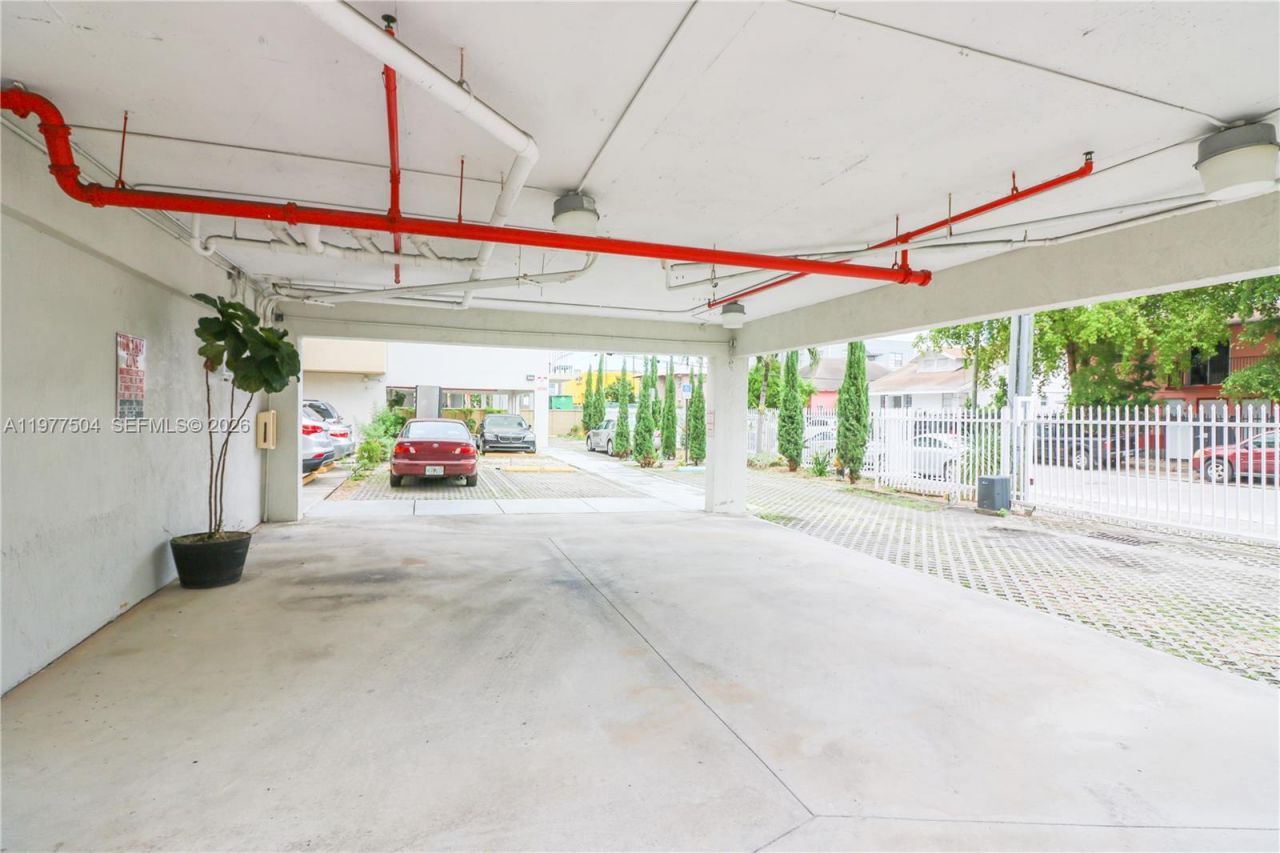 134 SW 7th Ave , Unit 403, Miami, FL 33130 Photo