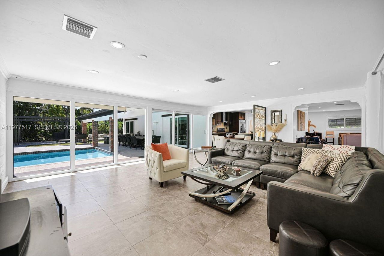 7700 SW 139th Ter , Palmetto Bay, FL 33158 Photo