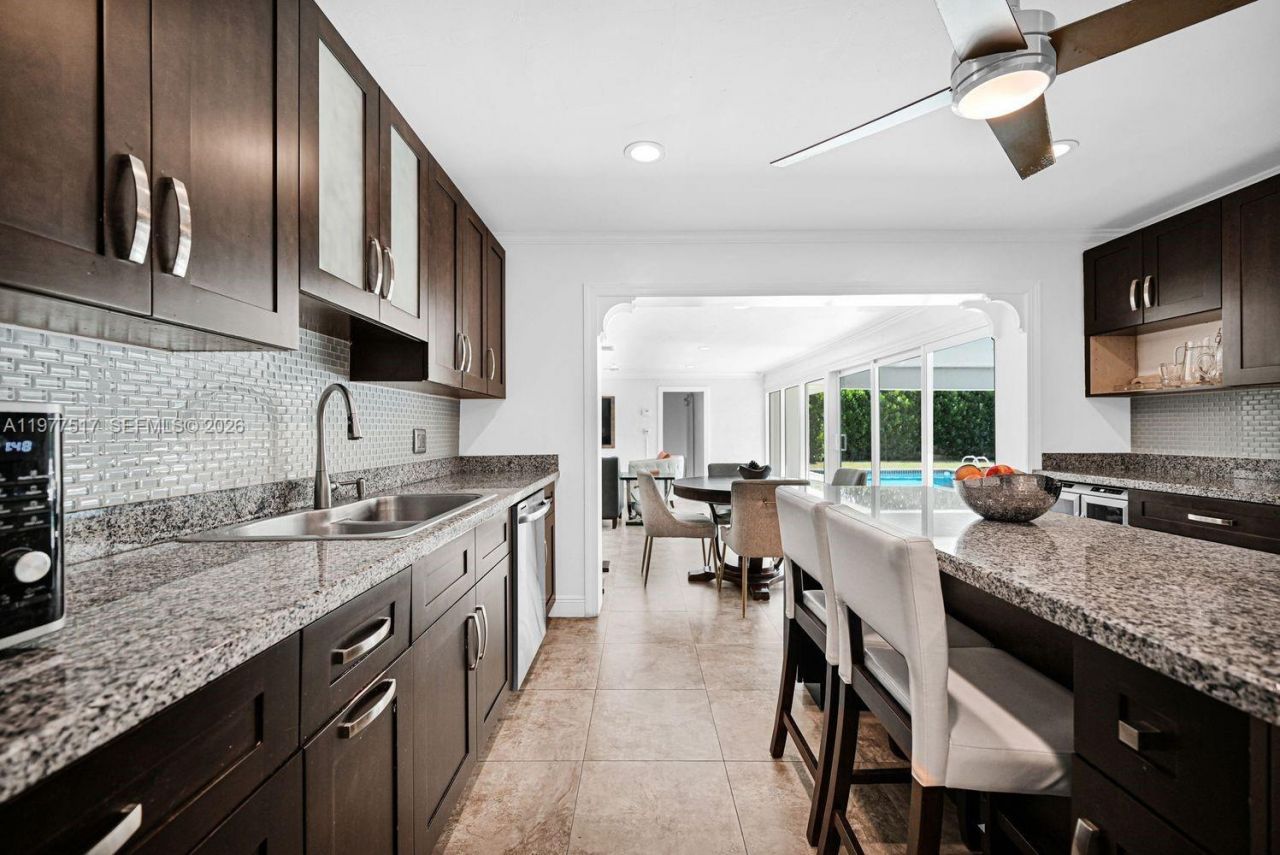 7700 SW 139th Ter , Palmetto Bay, FL 33158 Photo