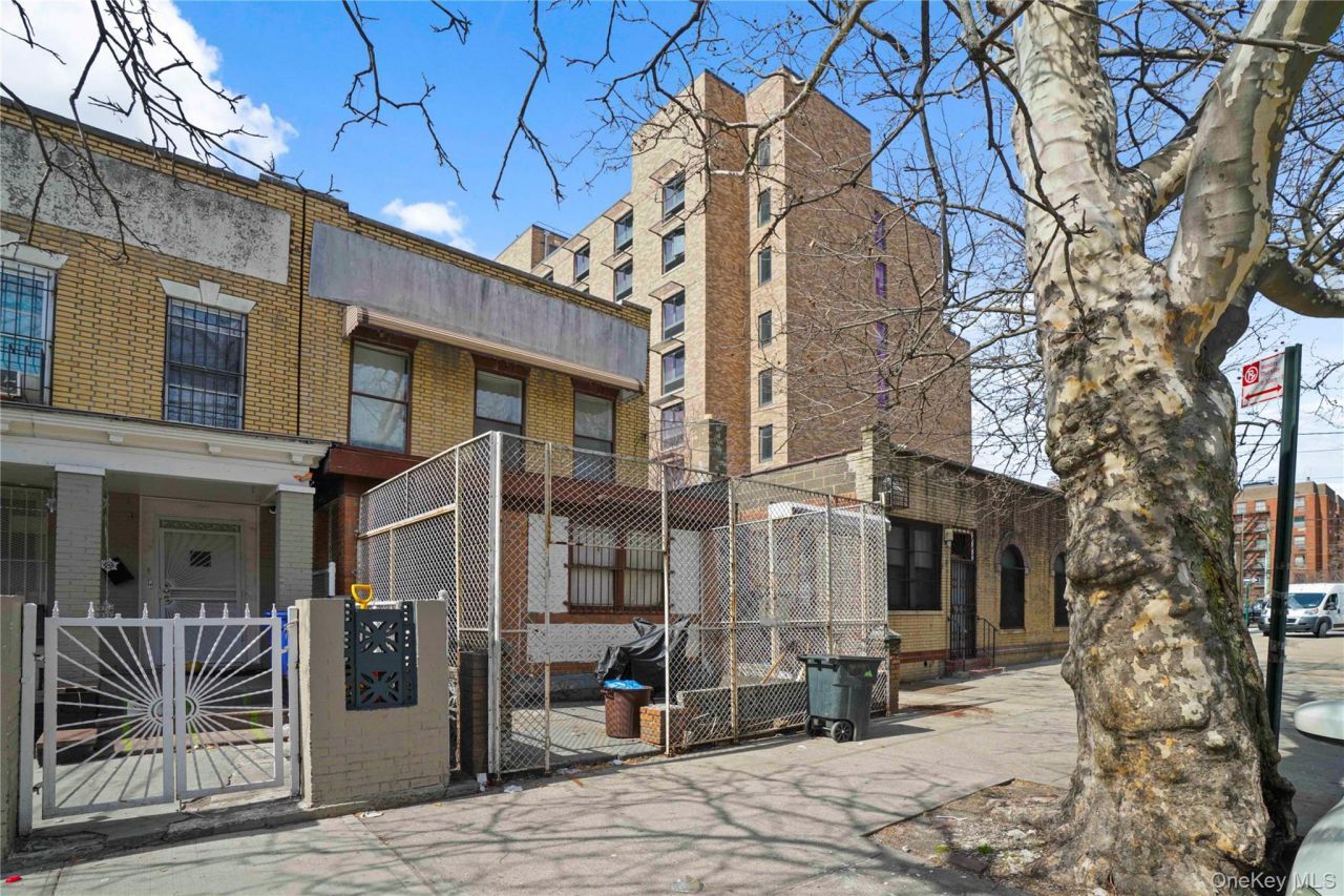 892 Mother Gaston Boulevard, Brooklyn, NY 11212 Main Photo