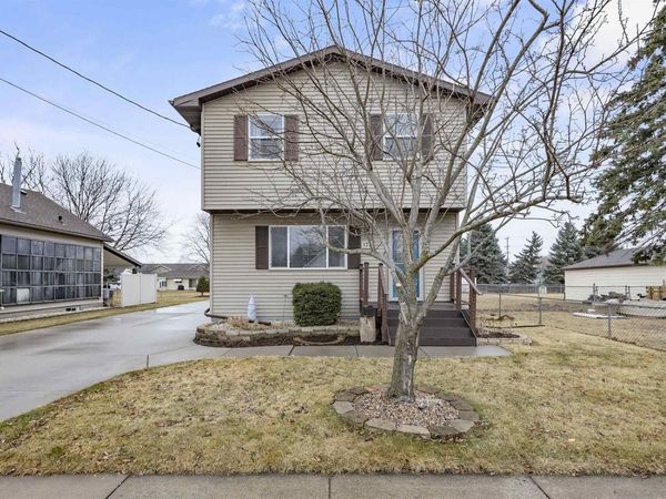 137 GRUENWALD AVENUE, Neenah, WI 54956