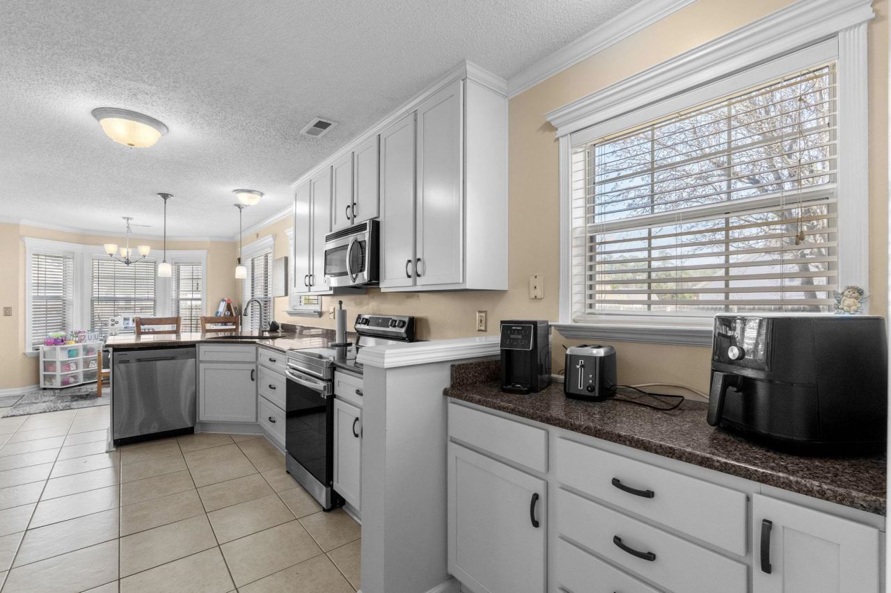 1008 Liriope Ln. Photo 10