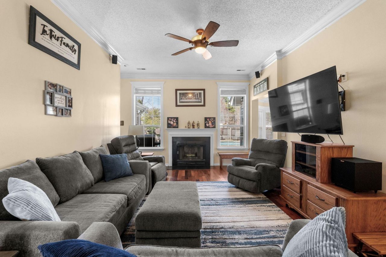 1008 Liriope Ln. Photo 12